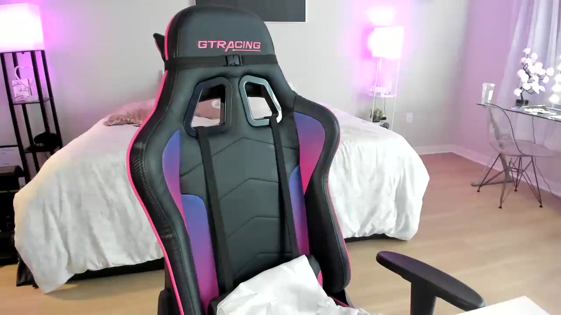 Gallery image thumbnail from BrinaNellie_'s myfreecams stream on, 10/13/2023, 04:27 image 11 of 20