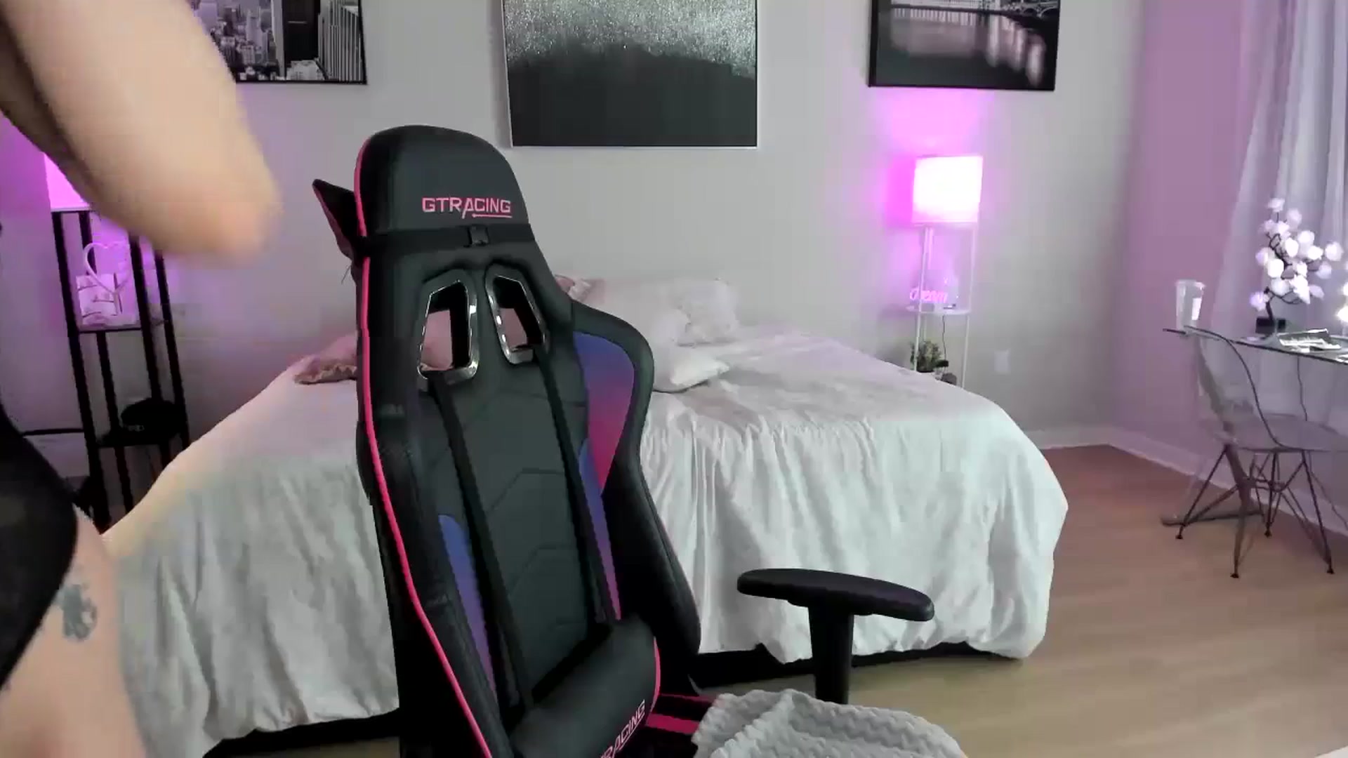 Gallery image thumbnail from BrinaNellie_'s myfreecams stream on, 10/13/2023, 04:27 image 4 of 20