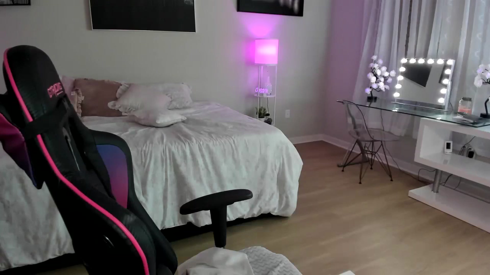 Gallery image thumbnail from BrinaNellie_'s myfreecams stream on, 10/13/2023, 05:39 image 18 of 20
