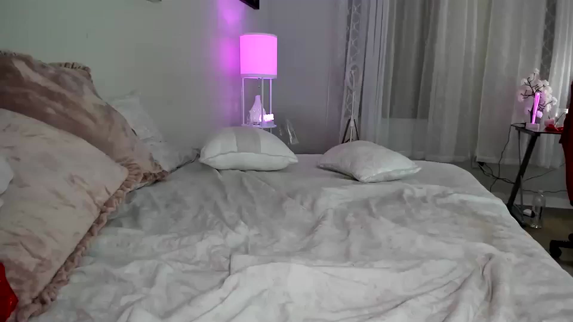 Gallery image thumbnail from BrinaNellie_'s myfreecams stream on, 10/21/2023, 06:01 image 16 of 20