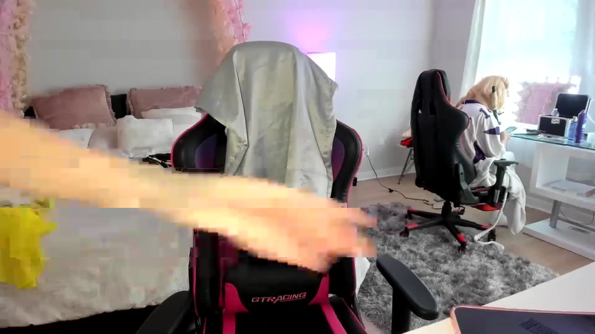 Gallery image thumbnail from BrinaNellie_'s myfreecams stream on, 03/14/2024, 01:44 image 17 of 20