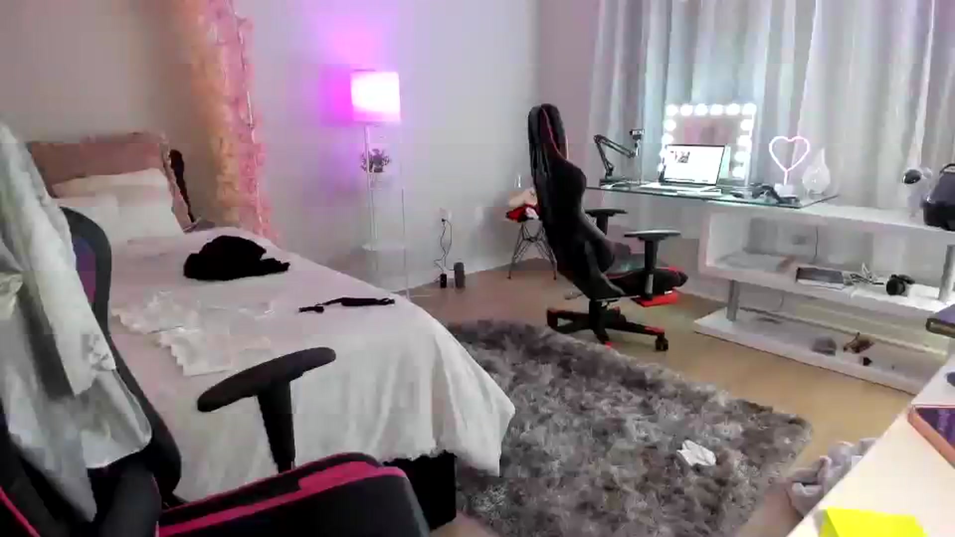 Gallery image thumbnail from BrinaNellie_'s myfreecams stream on, 03/14/2024, 03:41 image 5 of 20