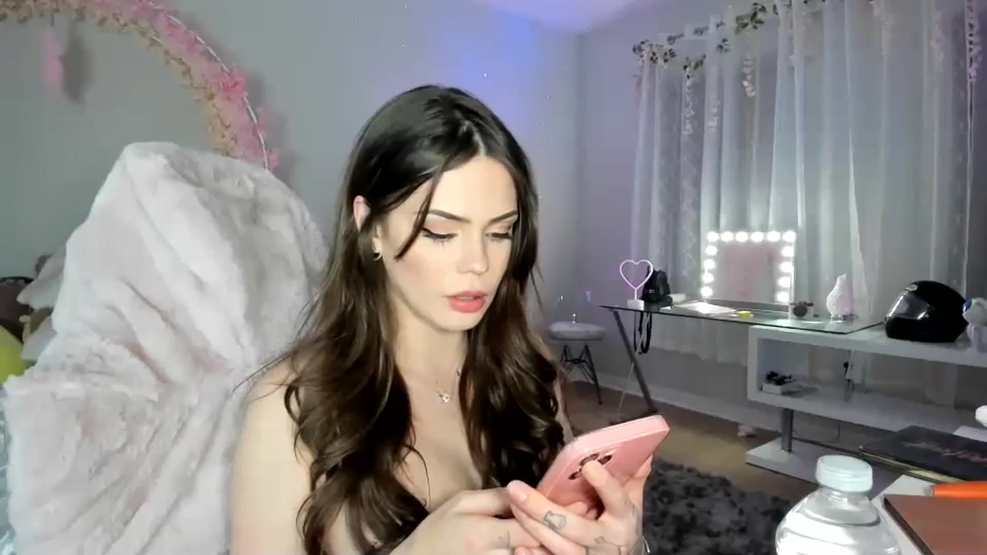 Gallery image thumbnail from BrinaNellie_'s myfreecams stream on, 03/19/2024, 03:40 image 15 of 20