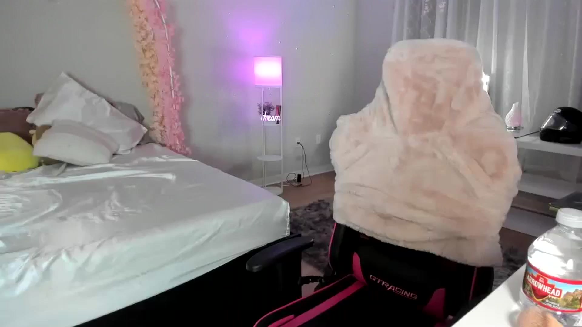Gallery image thumbnail from BrinaNellie_'s myfreecams stream on, 03/19/2024, 03:40 image 19 of 20