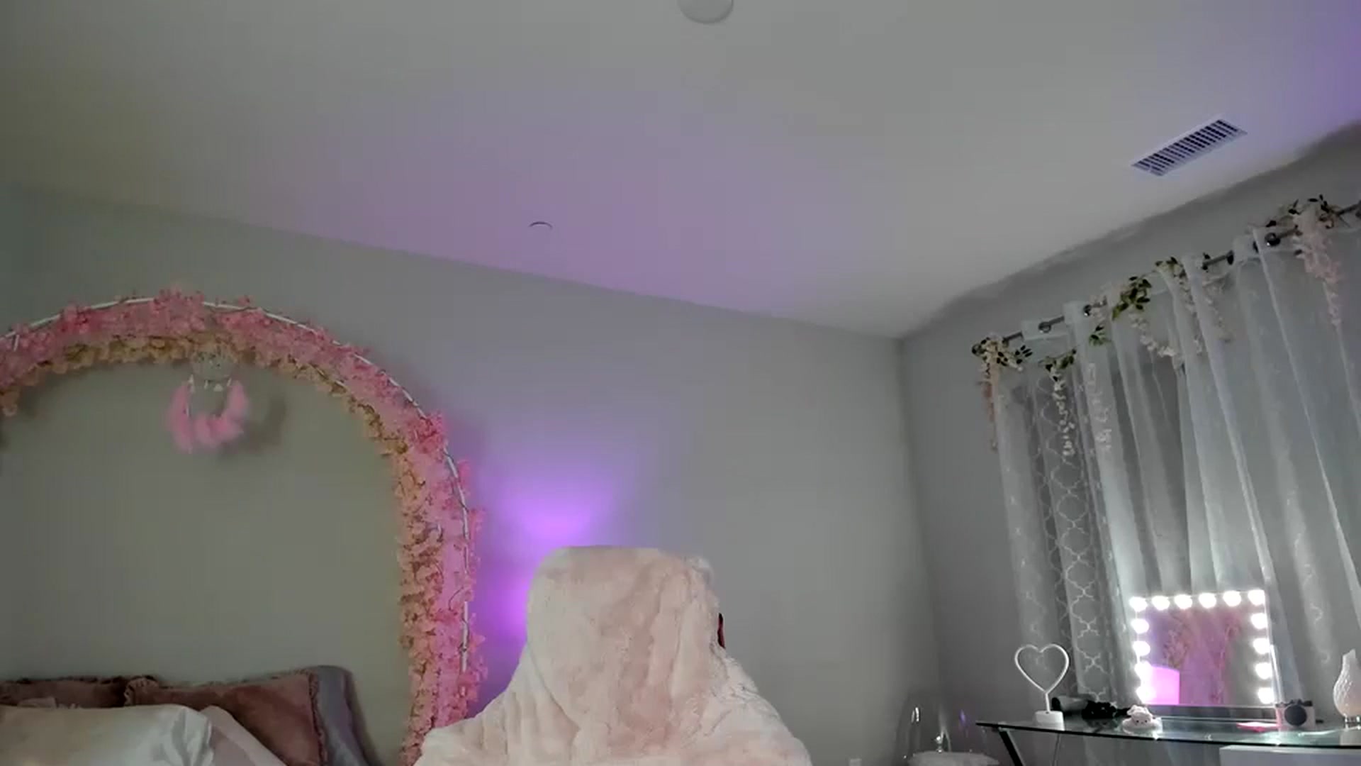 Gallery image thumbnail from BrinaNellie_'s myfreecams stream on, 03/21/2024, 06:24 image 17 of 20