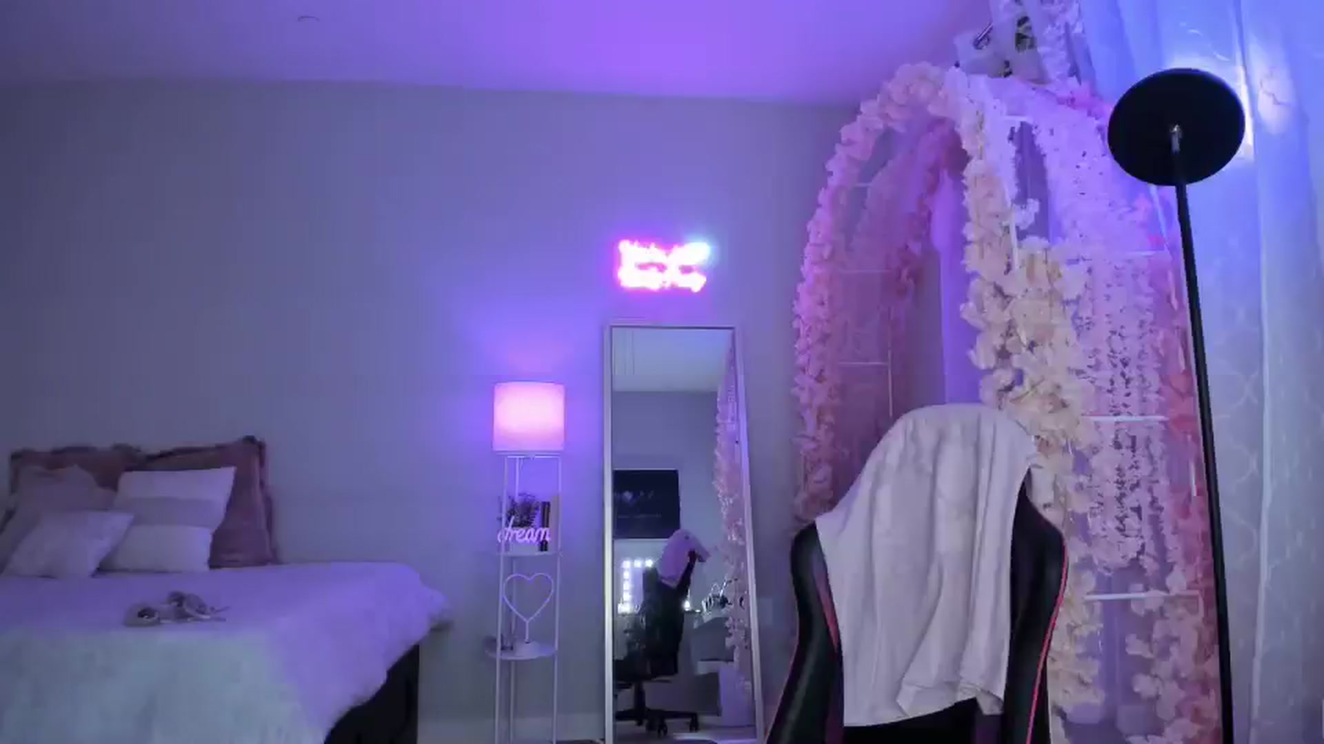 Gallery image thumbnail from BrinaNellie_'s myfreecams stream on, 04/24/2024, 04:48 image 18 of 20