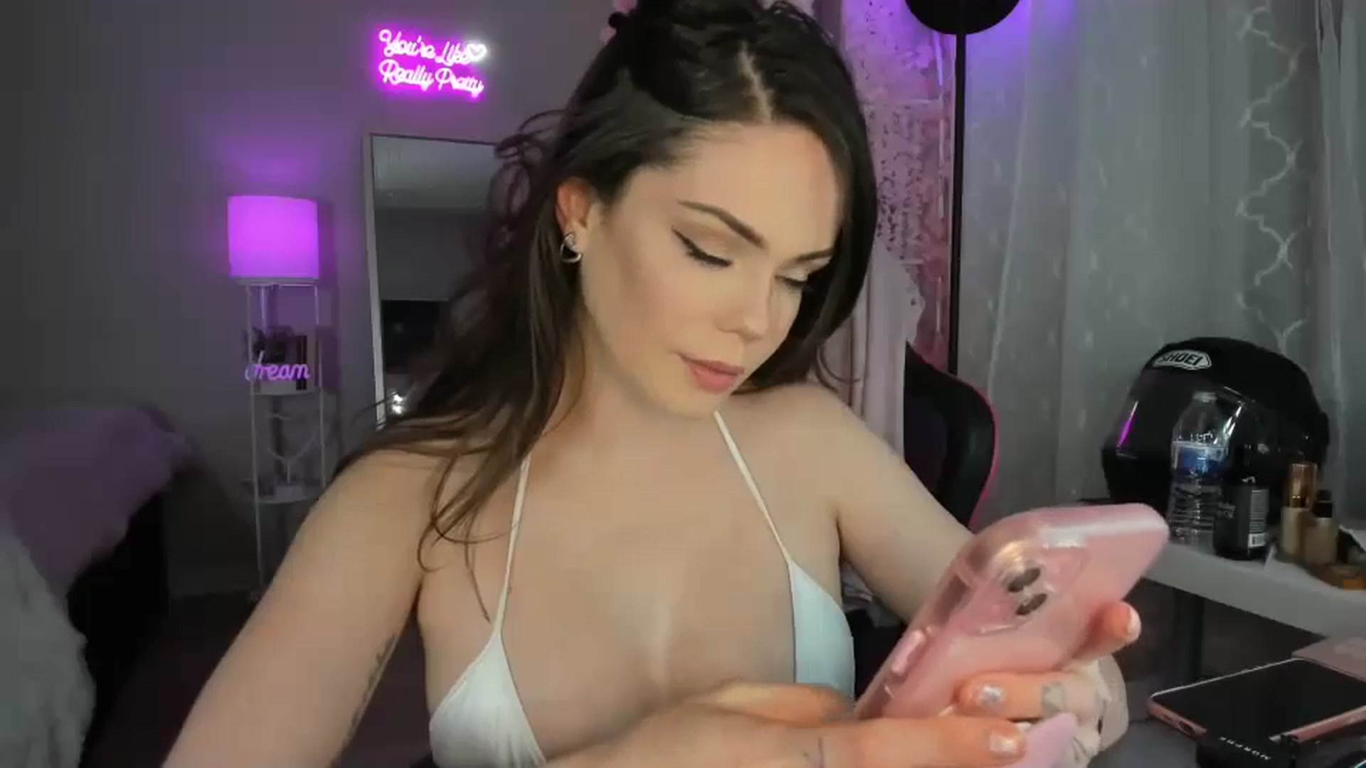 Gallery image thumbnail from BrinaNellie_'s myfreecams stream on, 04/24/2024, 04:48 image 13 of 20