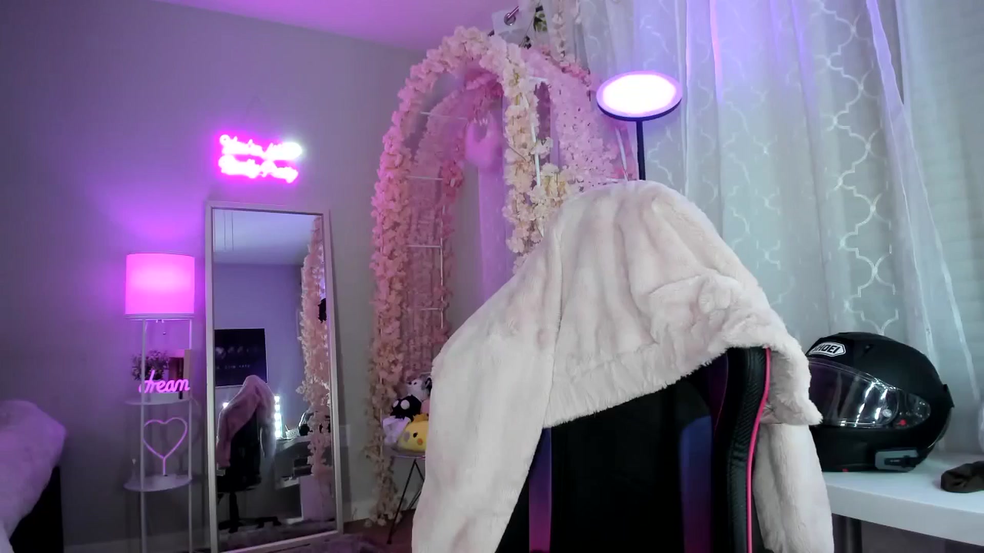 Gallery image thumbnail from BrinaNellie_'s myfreecams stream on, 04/26/2024, 05:26 image 3 of 20