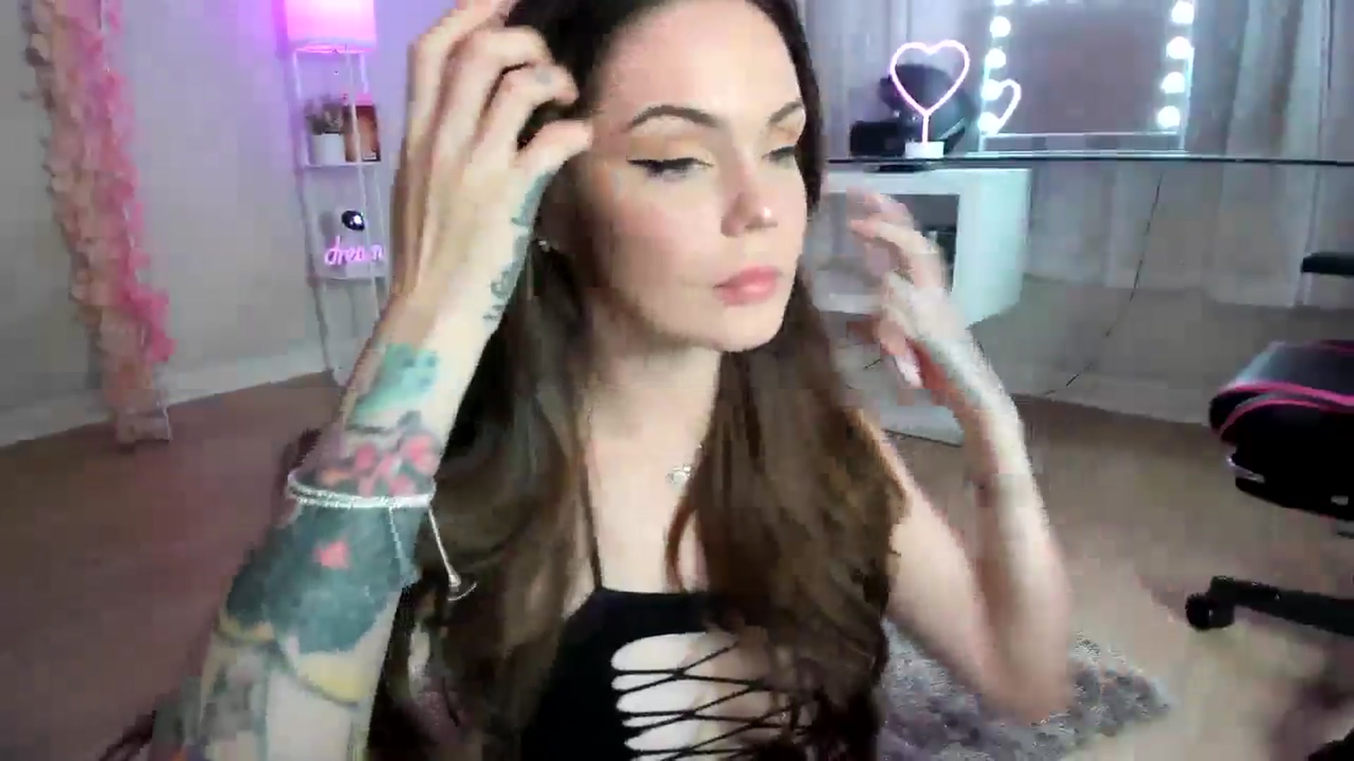 Gallery image thumbnail from BrinaNellie_'s myfreecams stream on, 05/08/2024, 05:18 image 18 of 20