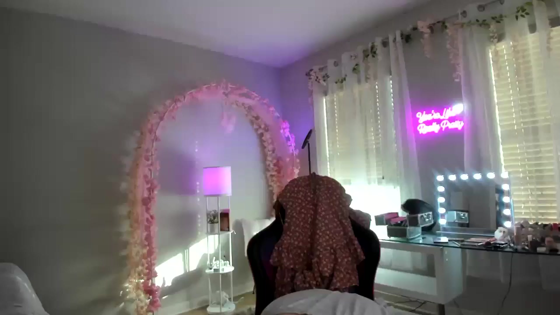 Gallery image thumbnail from BrinaNellie_'s myfreecams stream on, 05/10/2024, 01:29 image 1 of 20
