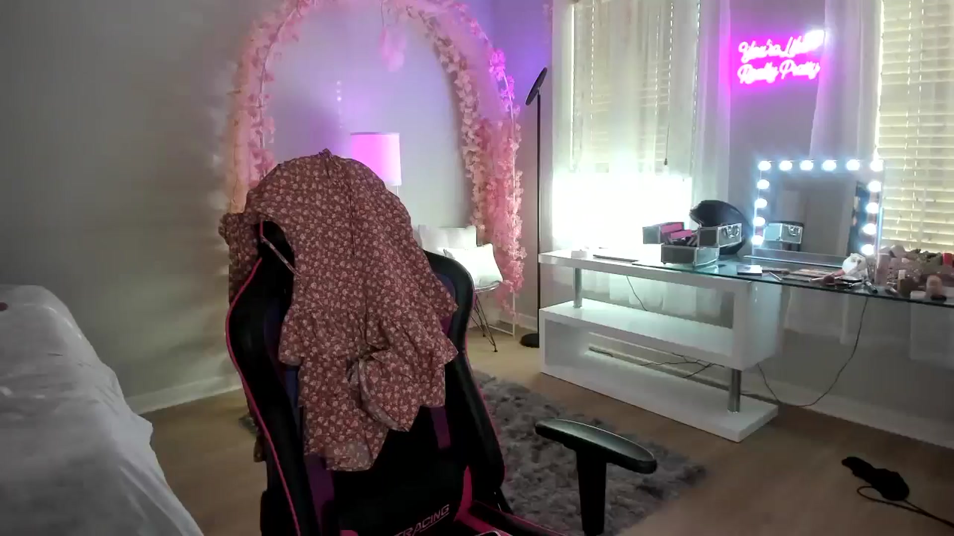 Gallery image thumbnail from BrinaNellie_'s myfreecams stream on, 05/10/2024, 01:29 image 3 of 20