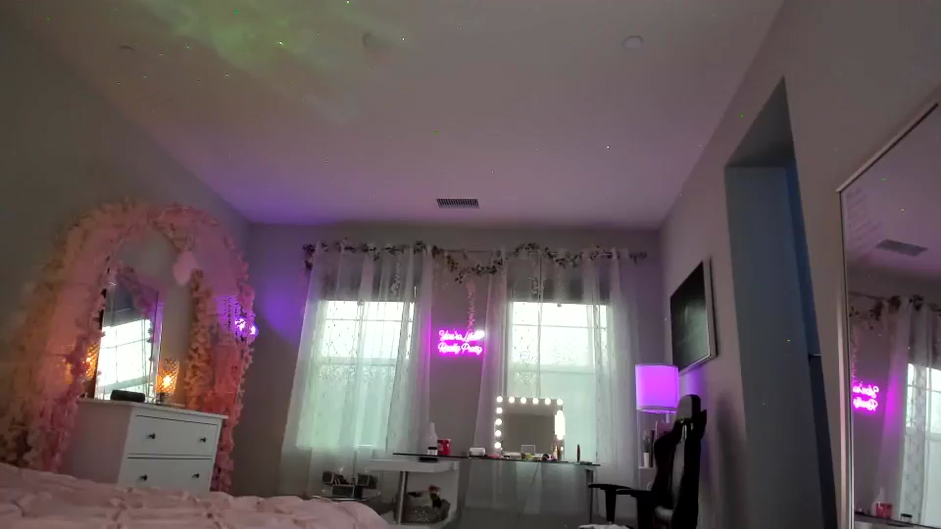 Gallery image thumbnail from BrinaNellie_'s myfreecams stream on, 08/12/2024, 03:04 image 5 of 20
