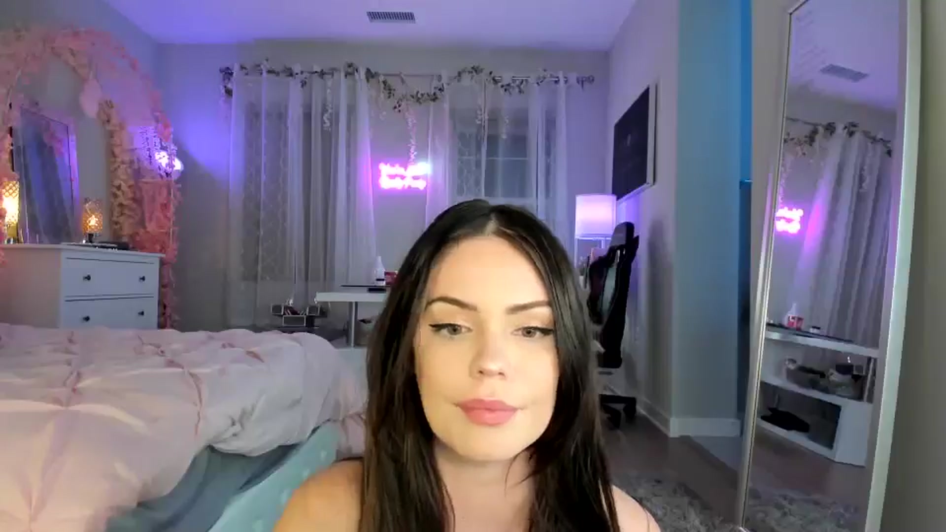 Gallery image thumbnail from BrinaNellie_'s myfreecams stream on, 08/12/2024, 07:04 image 19 of 20
