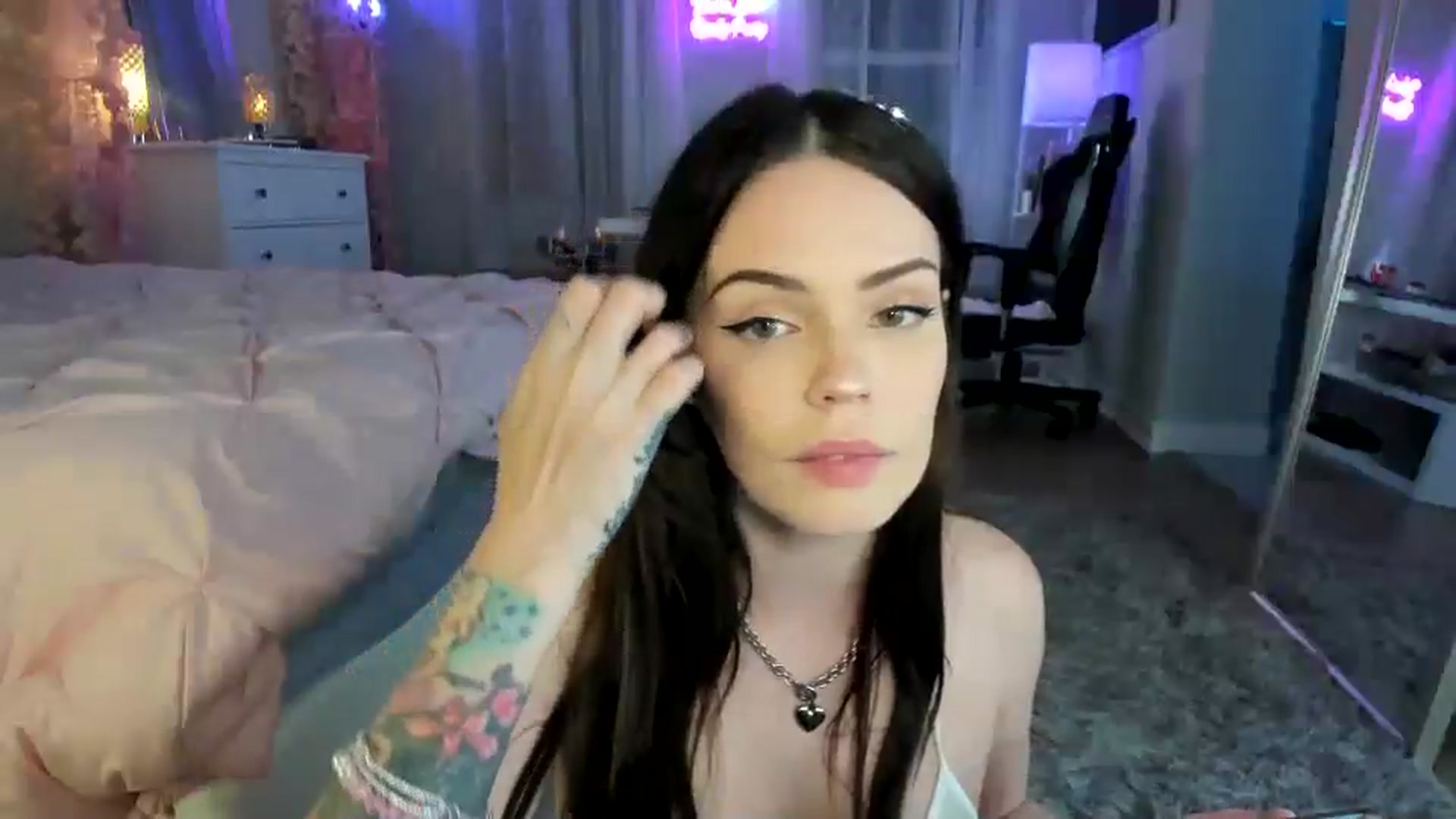 Gallery image thumbnail from BrinaNellie_'s myfreecams stream on, 08/12/2024, 07:30 image 17 of 20