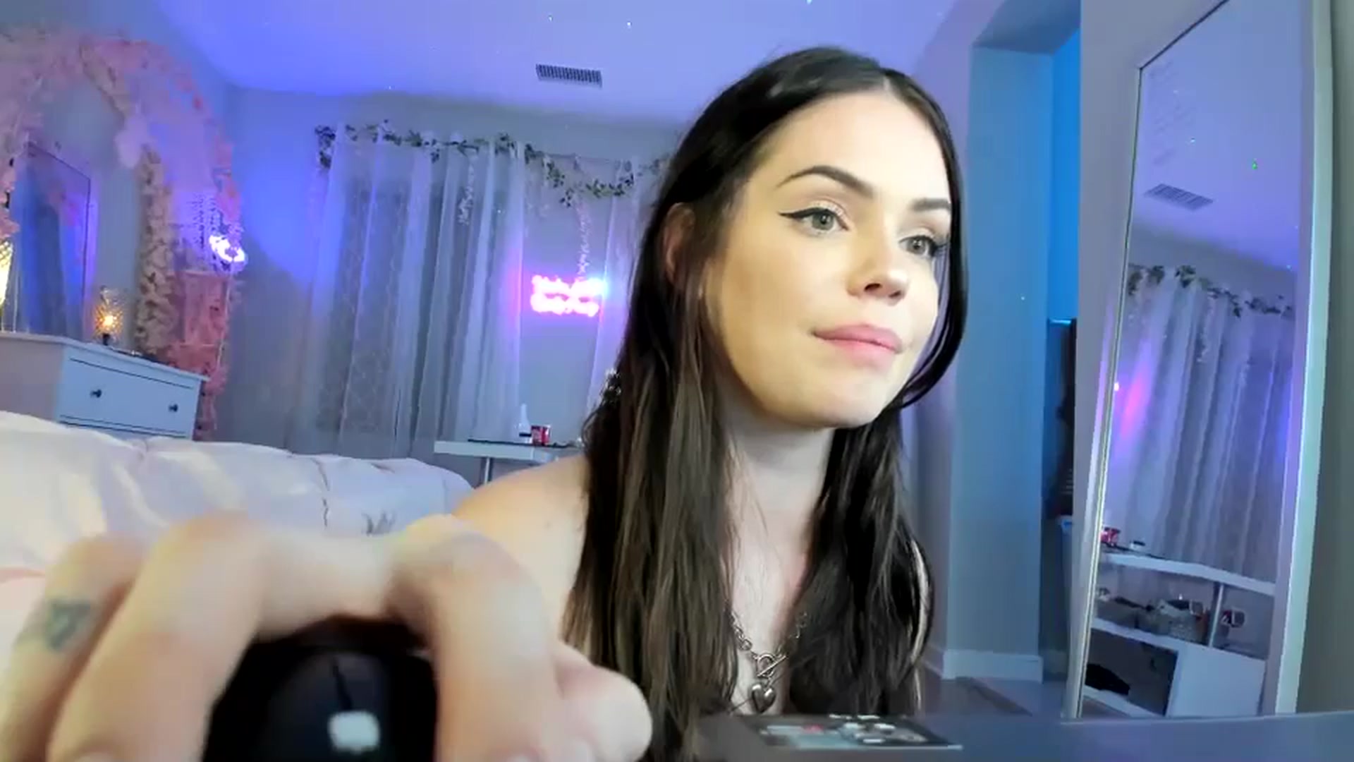 Gallery image thumbnail from BrinaNellie_'s myfreecams stream on, 08/12/2024, 07:30 image 14 of 20