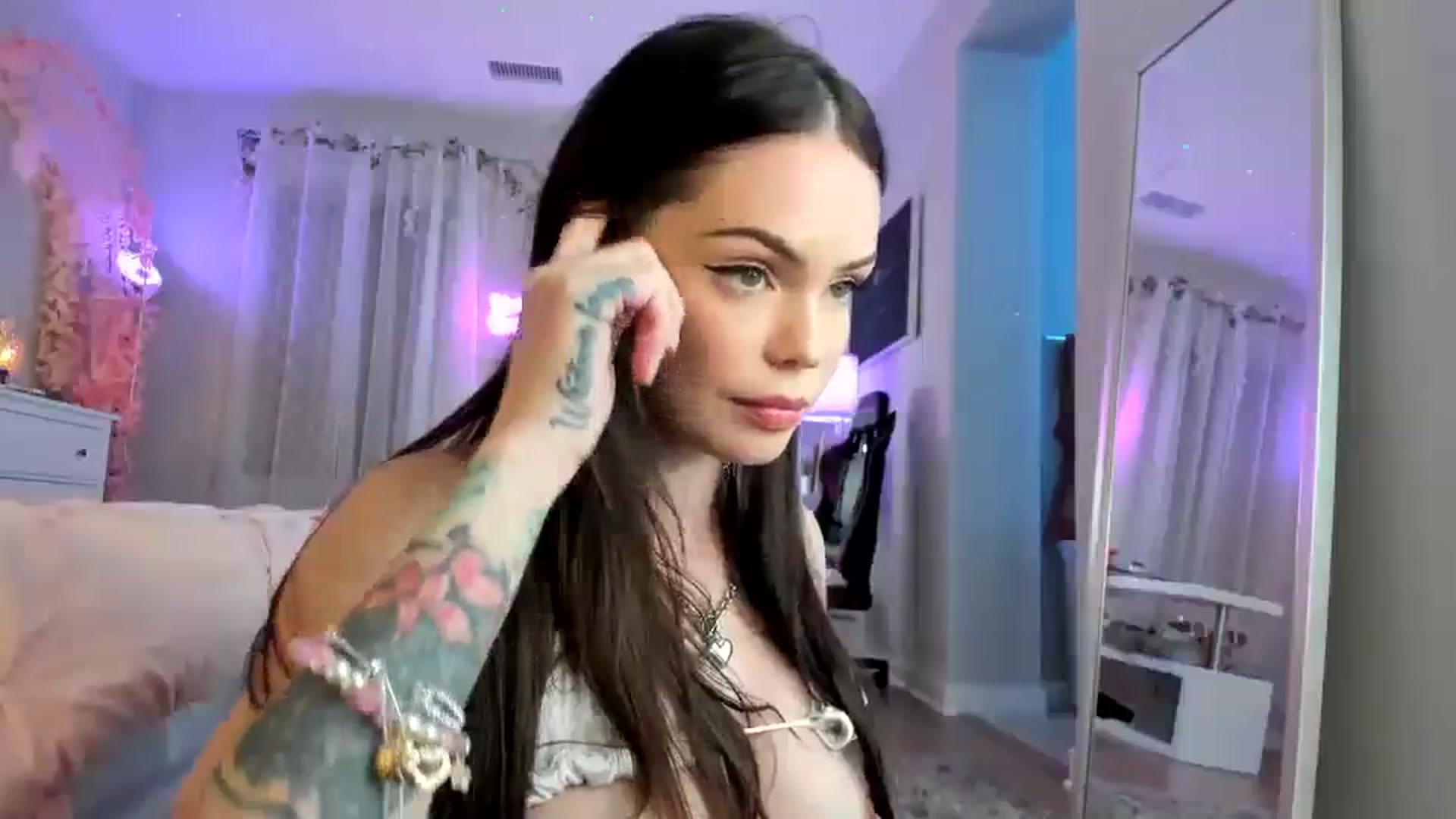 Gallery image thumbnail from BrinaNellie_'s myfreecams stream on, 08/12/2024, 07:58 image 13 of 20