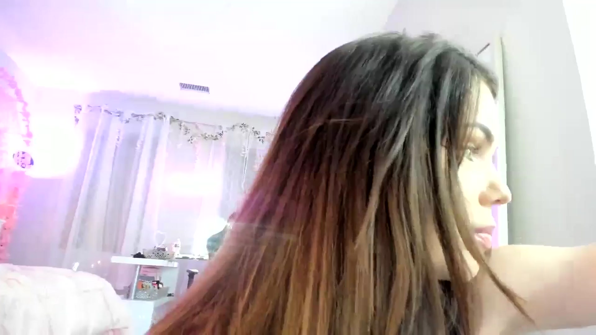 Gallery image thumbnail from BrinaNellie_'s myfreecams stream on, 09/13/2024, 04:40 image 17 of 20