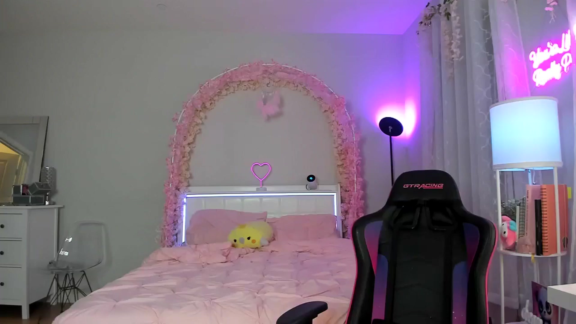 Gallery image thumbnail from BrinaNellie_'s myfreecams stream on, 09/20/2024, 03:07 image 17 of 20