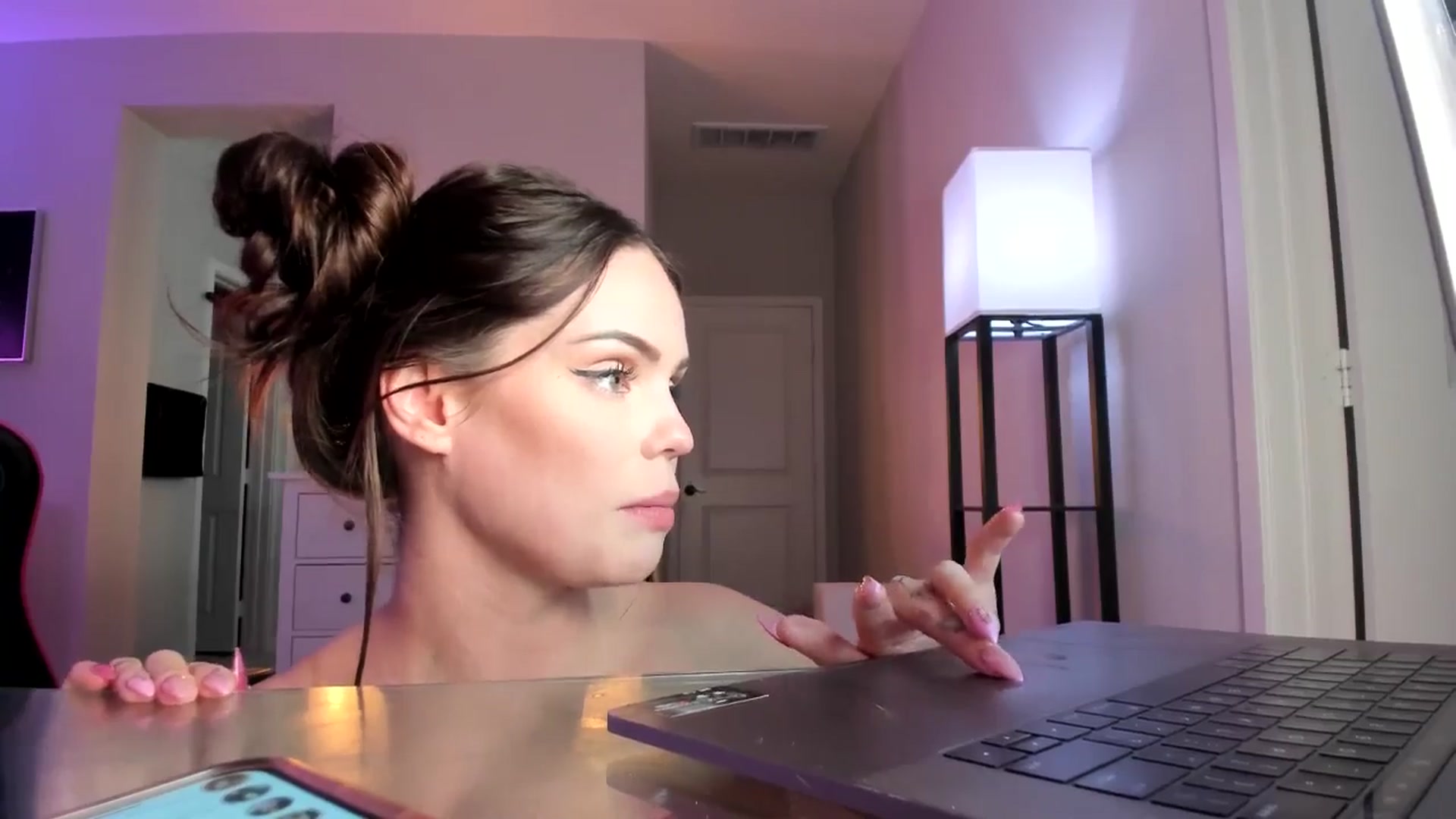 Gallery image thumbnail from BrinaNellie_'s myfreecams stream on, 09/29/2024, 10:25 image 19 of 20