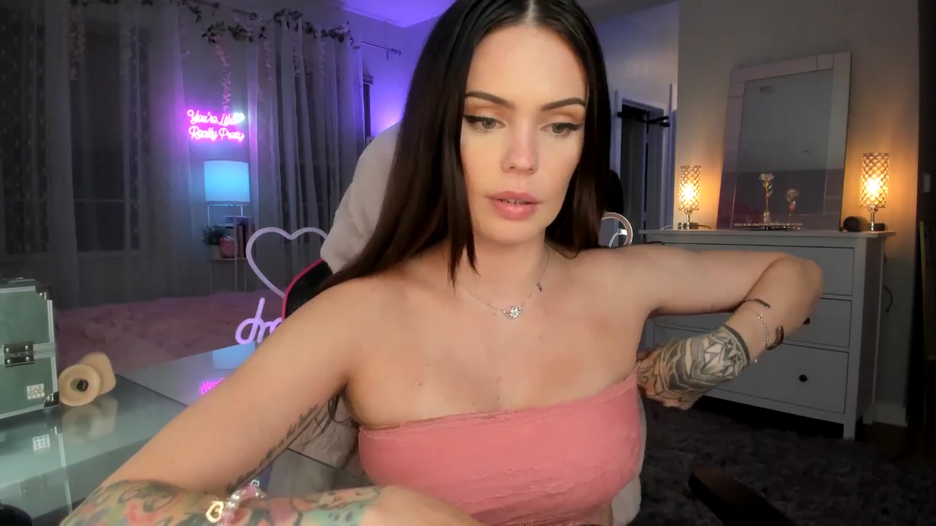 Gallery image thumbnail from BrinaNellie_'s myfreecams stream on, 09/30/2024, 07:22 image 2 of 20