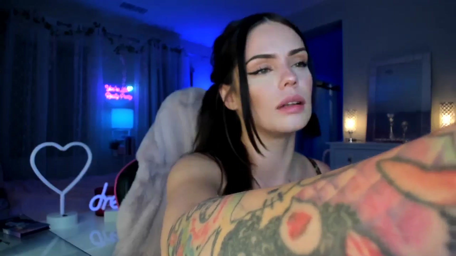 Gallery image thumbnail from BrinaNellie_'s myfreecams stream on, 10/01/2024, 06:21 image 15 of 20