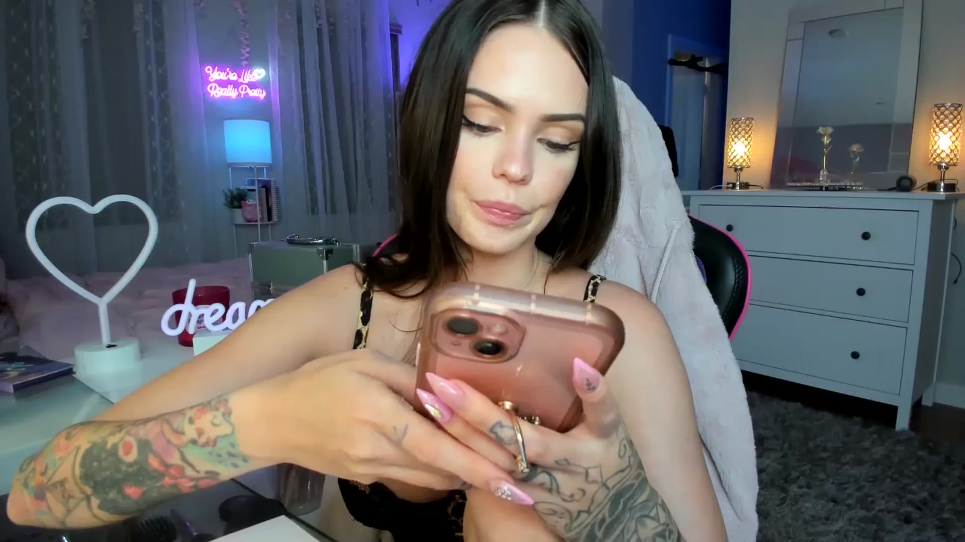Gallery image thumbnail from BrinaNellie_'s myfreecams stream on, 10/01/2024, 06:21 image 20 of 20