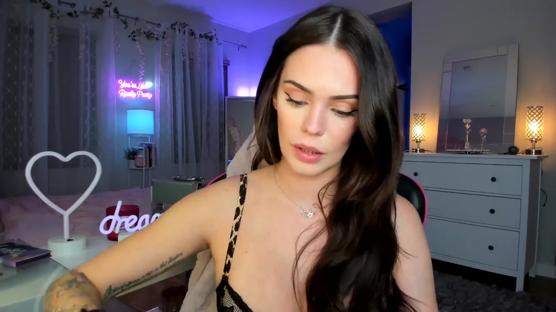 Gallery image thumbnail from BrinaNellie_'s myfreecams stream on, 10/01/2024, 07:06 image 7 of 20