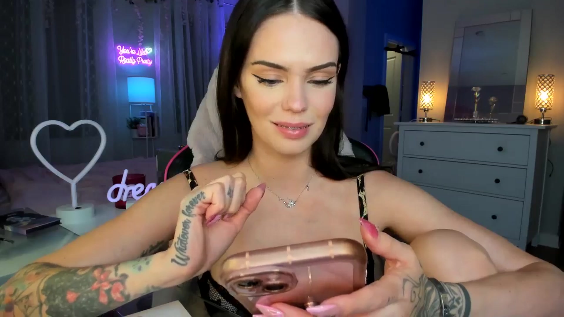 Gallery image thumbnail from BrinaNellie_'s myfreecams stream on, 10/01/2024, 07:06 image 10 of 20