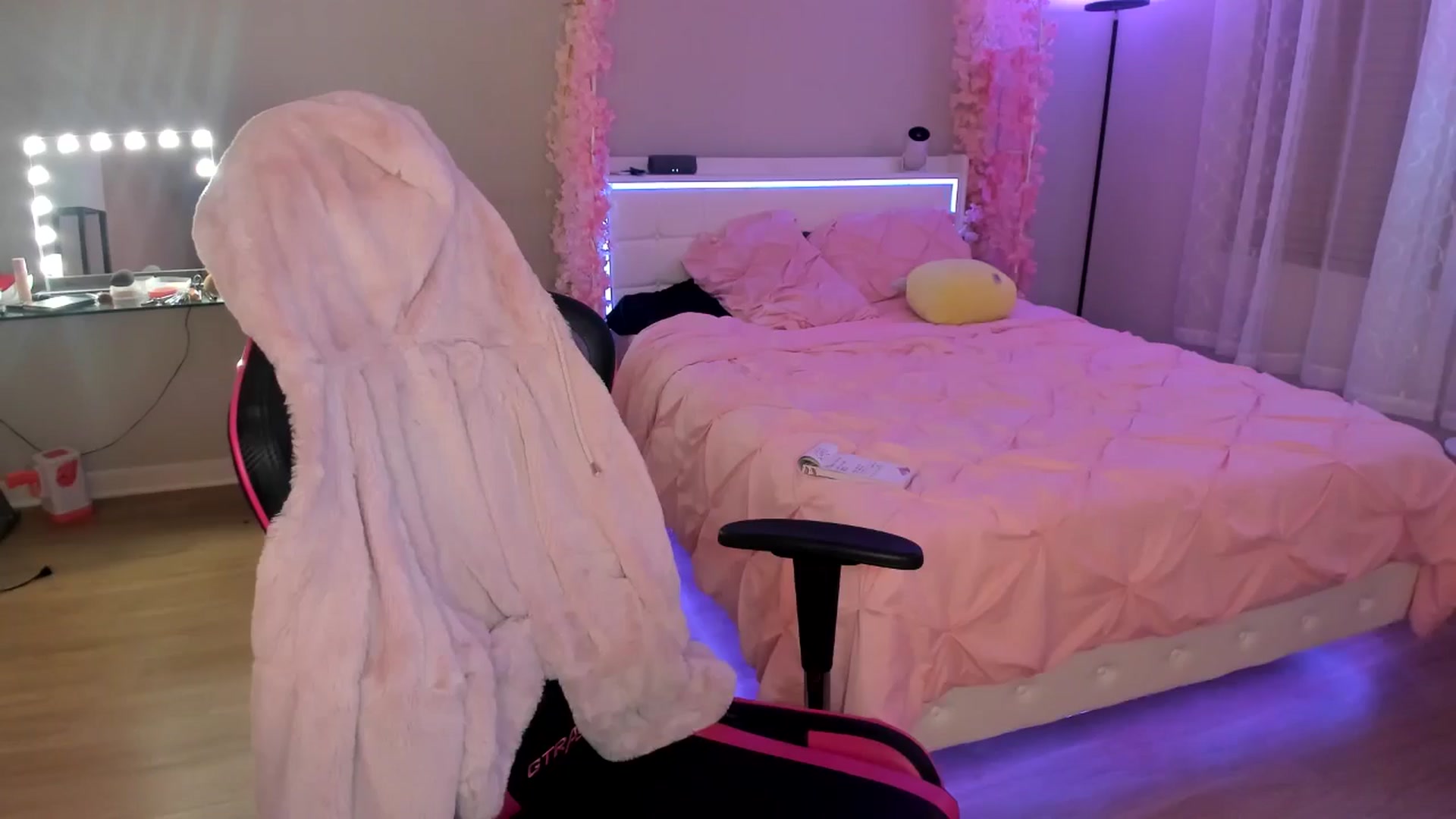 Gallery image thumbnail from BrinaNellie_'s myfreecams stream on, 10/03/2024, 05:54 image 5 of 20