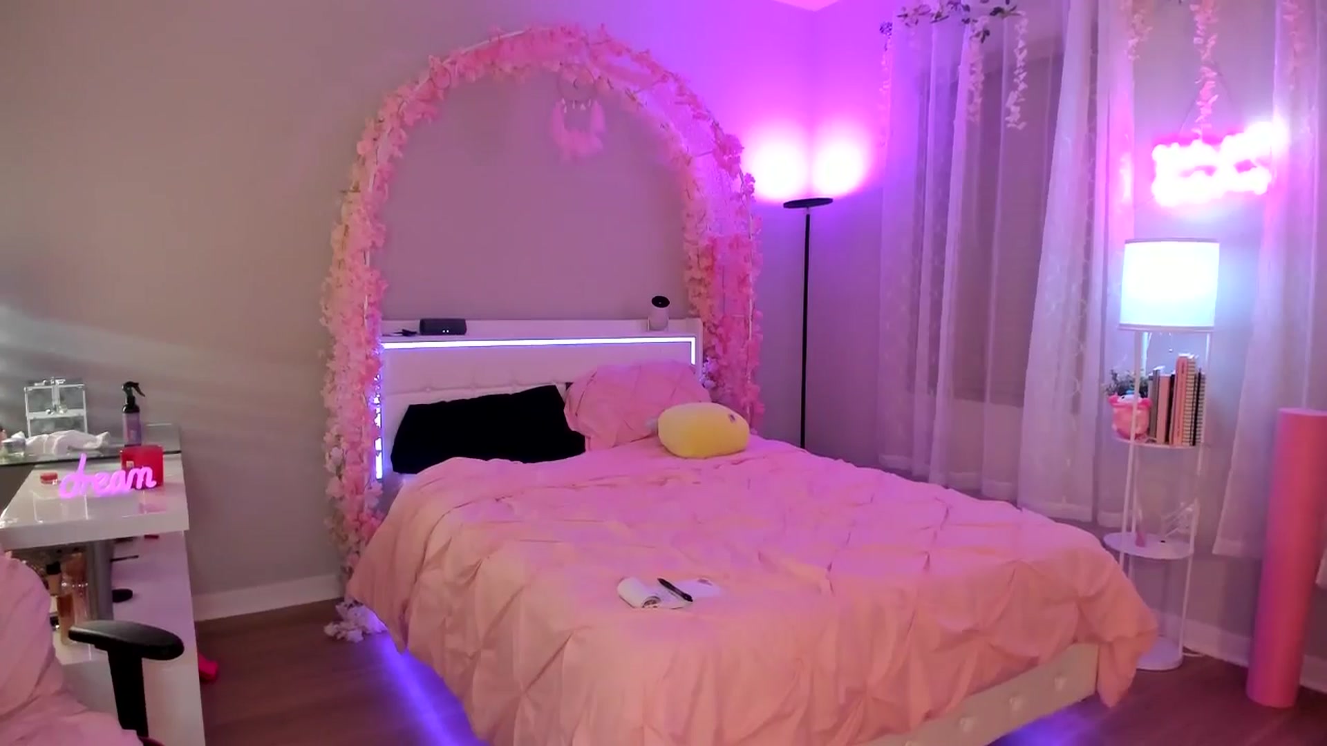 Gallery image thumbnail from BrinaNellie_'s myfreecams stream on, 10/03/2024, 05:54 image 20 of 20