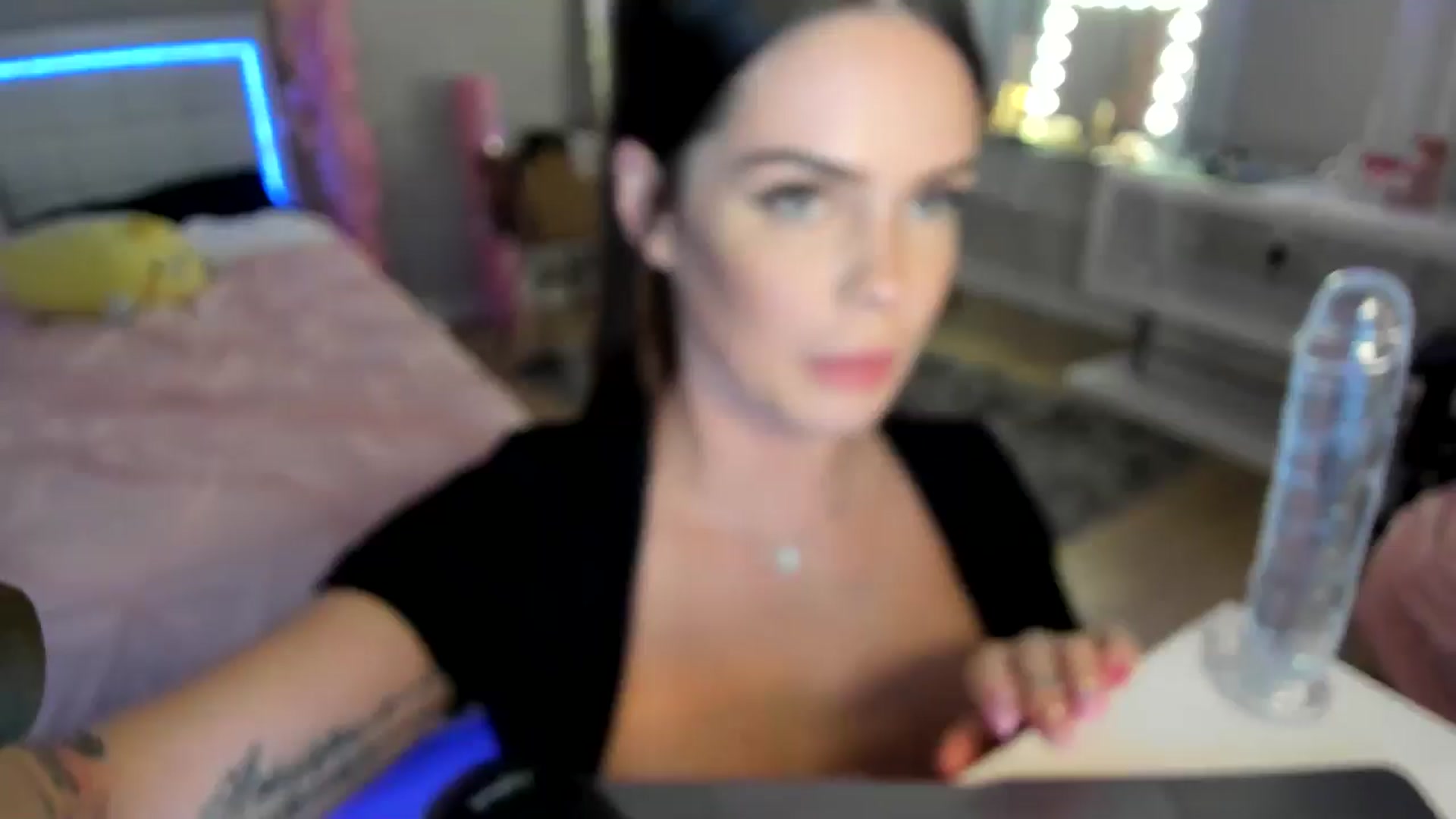 Gallery image thumbnail from BrinaNellie_'s myfreecams stream on, 10/08/2024, 07:35 image 8 of 20