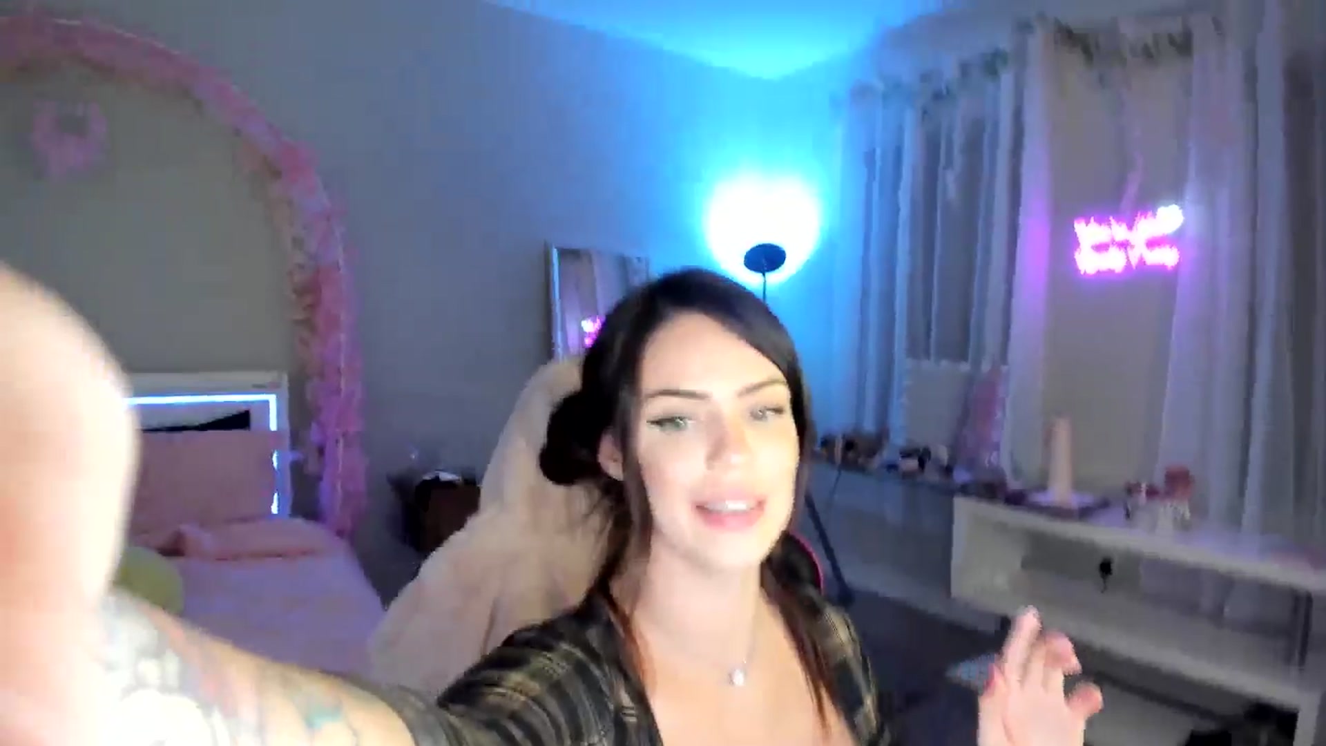 Gallery image thumbnail from BrinaNellie_'s myfreecams stream on, 10/10/2024, 05:15 image 17 of 20
