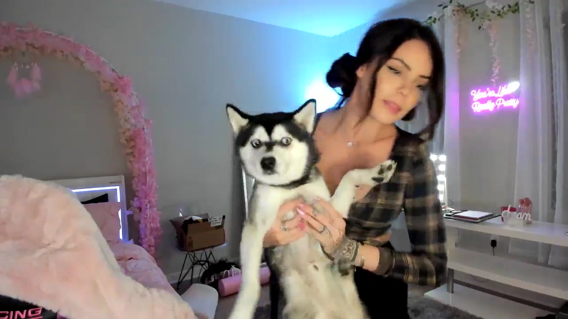 Gallery image thumbnail from BrinaNellie_'s myfreecams stream on, 10/10/2024, 06:26 image 5 of 20