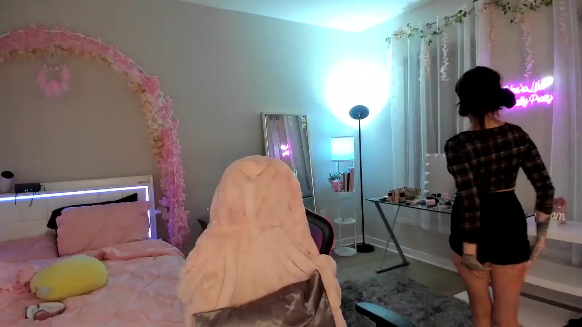 Gallery image thumbnail from BrinaNellie_'s myfreecams stream on, 10/10/2024, 06:26 image 1 of 20
