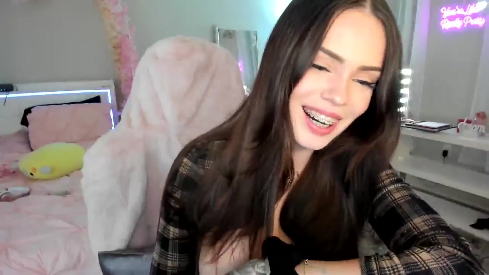 Gallery image thumbnail from BrinaNellie_'s myfreecams stream on, 10/10/2024, 09:06 image 19 of 20