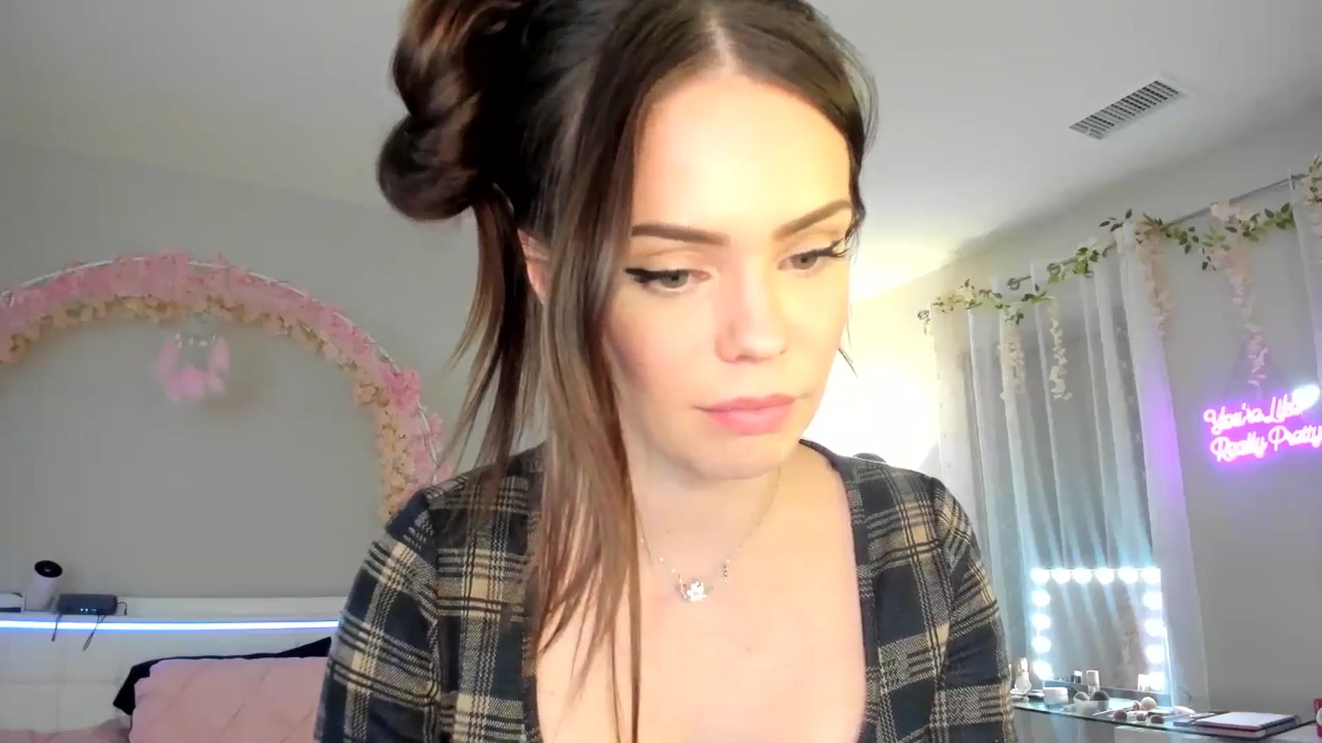 Gallery image thumbnail from BrinaNellie_'s myfreecams stream on, 10/10/2024, 10:51 image 9 of 20