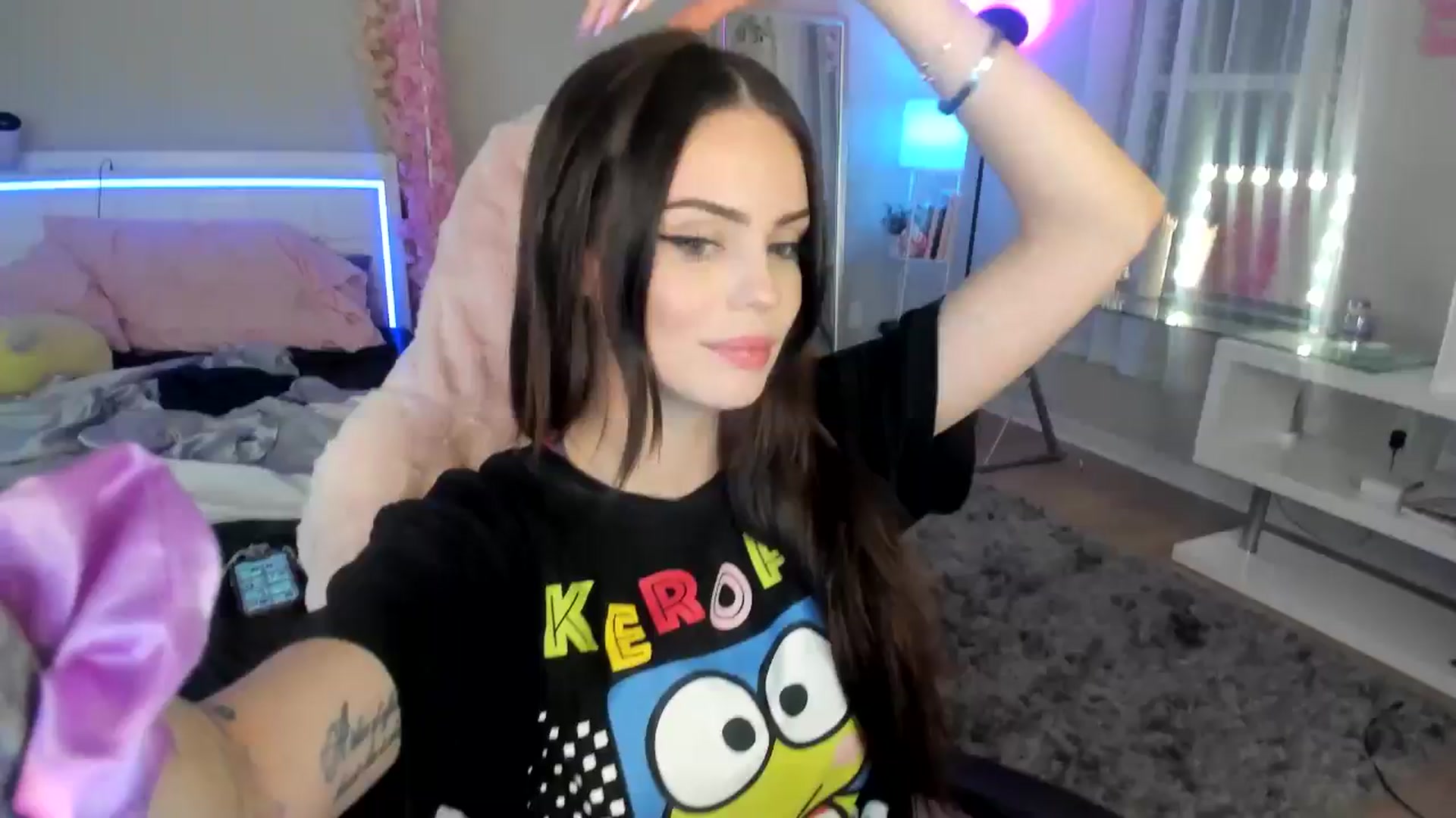 Gallery image thumbnail from BrinaNellie_'s myfreecams stream on, 10/17/2024, 03:57 image 1 of 20