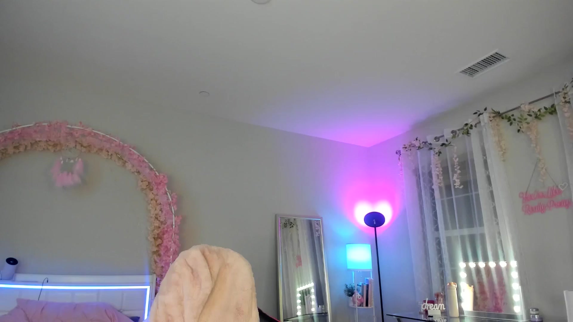Gallery image thumbnail from BrinaNellie_'s myfreecams stream on, 10/17/2024, 03:57 image 3 of 20