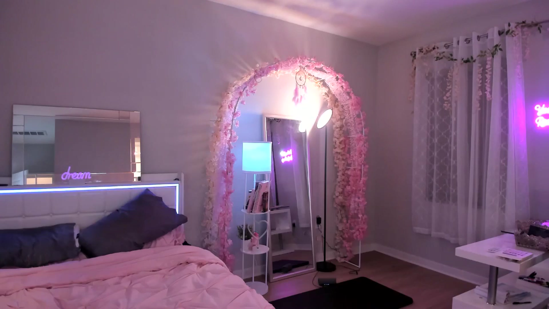 Gallery image thumbnail from BrinaNellie_'s myfreecams stream on, 11/05/2024, 06:26 image 6 of 20