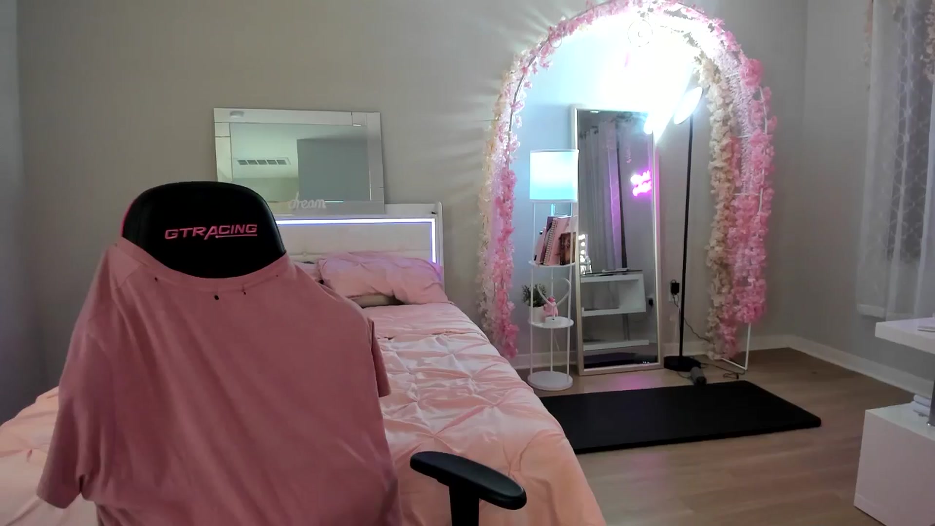 Gallery image thumbnail from BrinaNellie_'s myfreecams stream on, 11/07/2024, 04:03 image 11 of 20