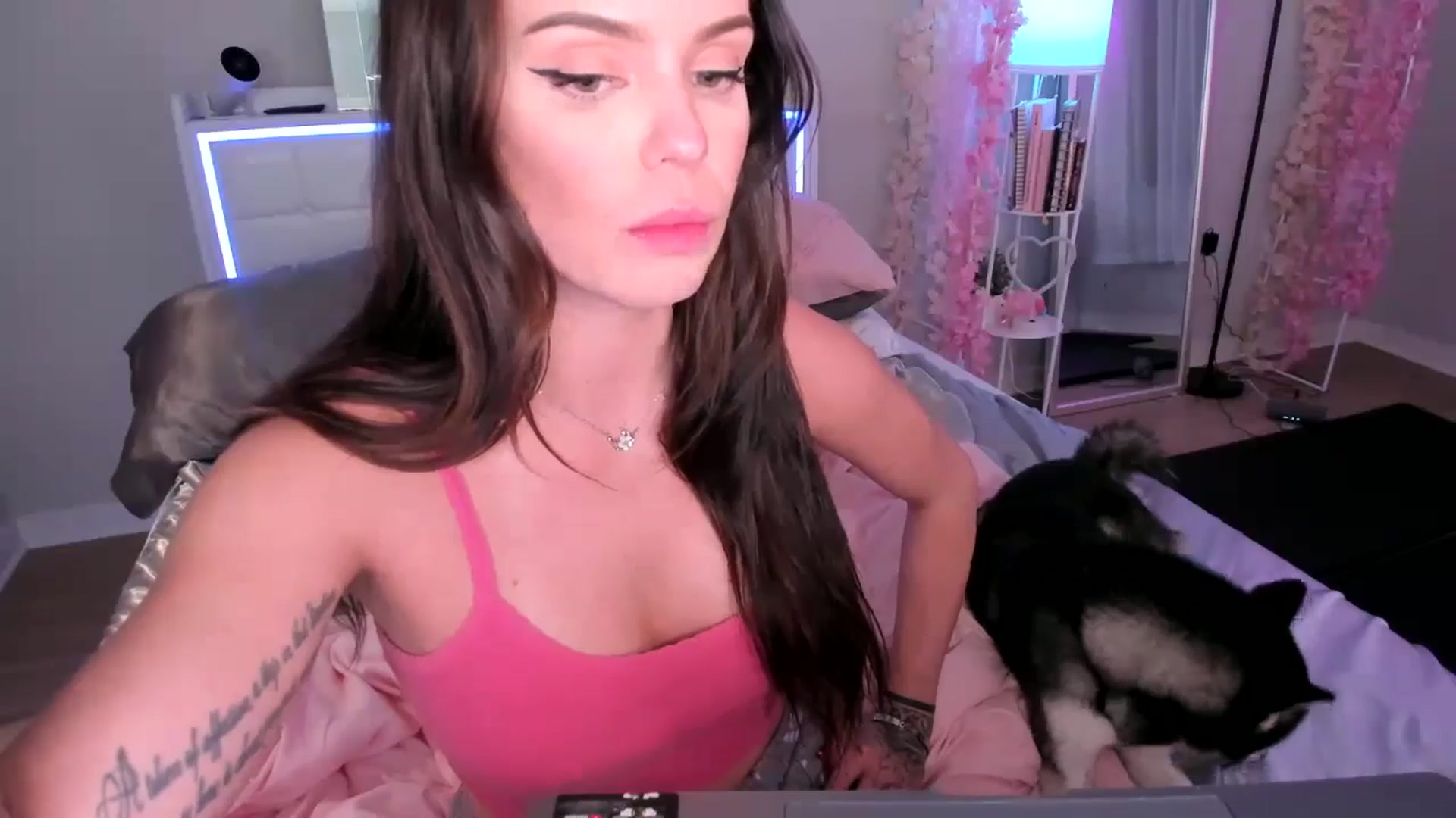 Gallery image thumbnail from BrinaNellie_'s myfreecams stream on, 11/19/2024, 10:43 image 5 of 20