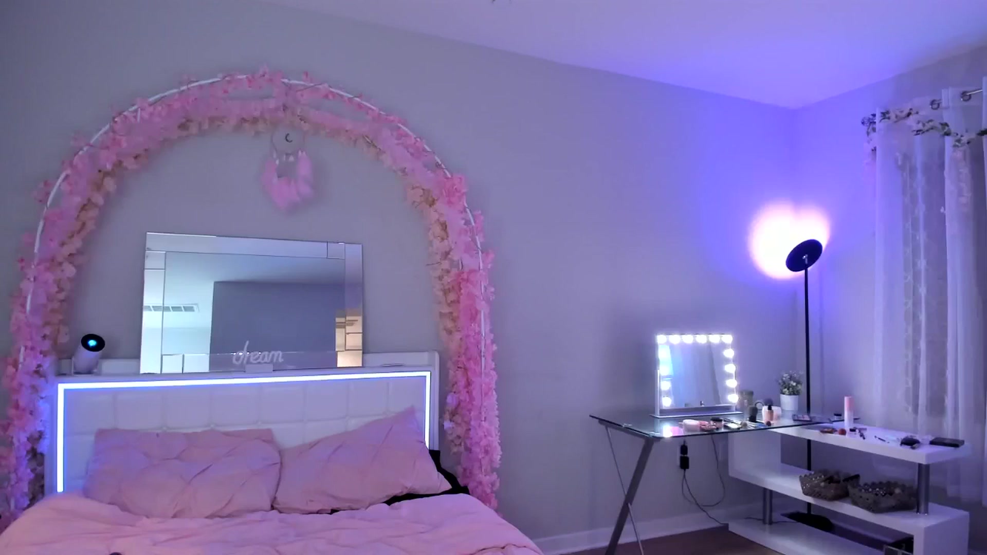 Gallery image thumbnail from BrinaNellie_'s myfreecams stream on, 11/23/2024, 05:24 image 18 of 20