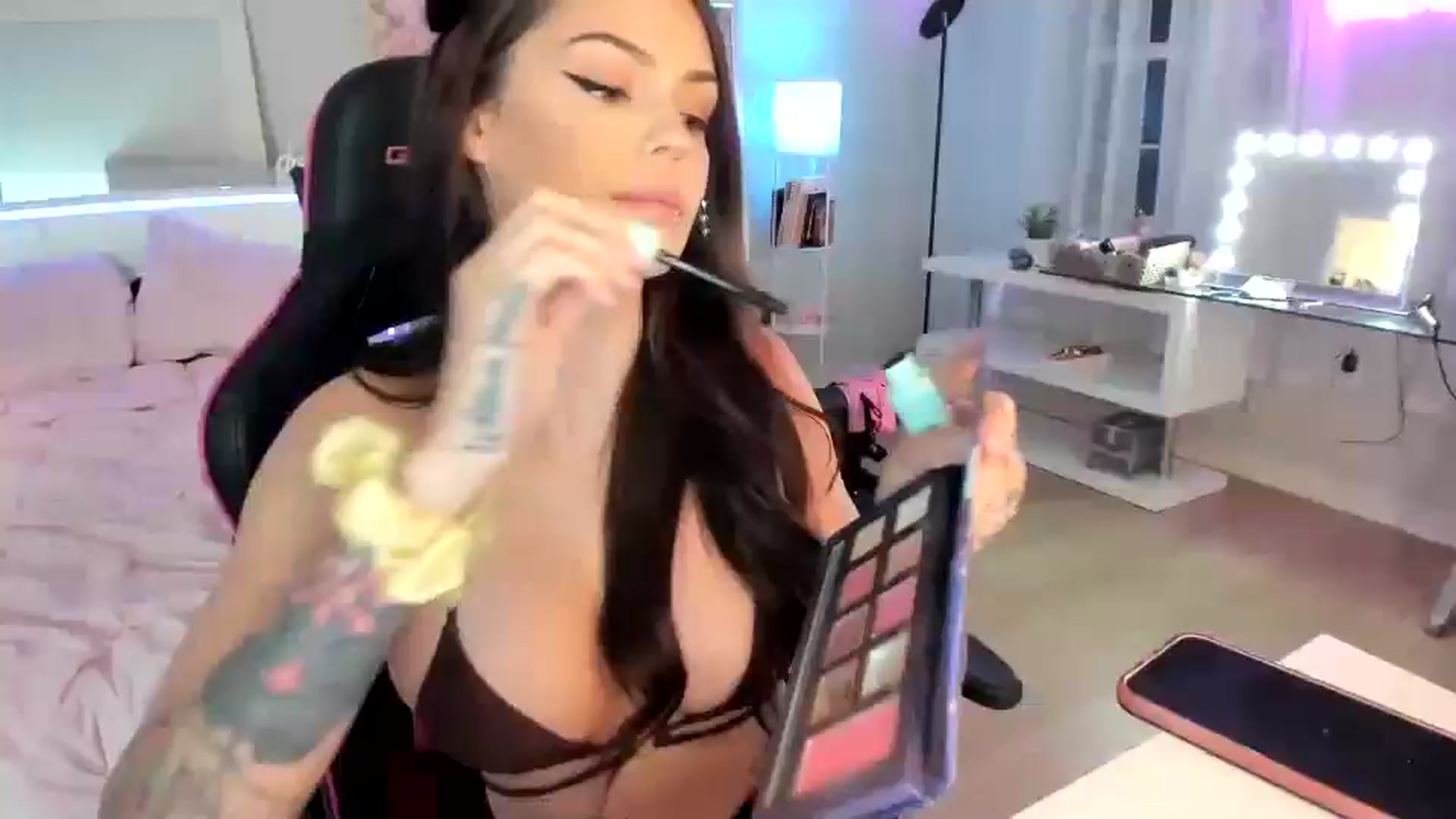 Gallery image thumbnail from BrinaNellie_'s myfreecams stream on, 12/02/2024, 04:02 image 1 of 20