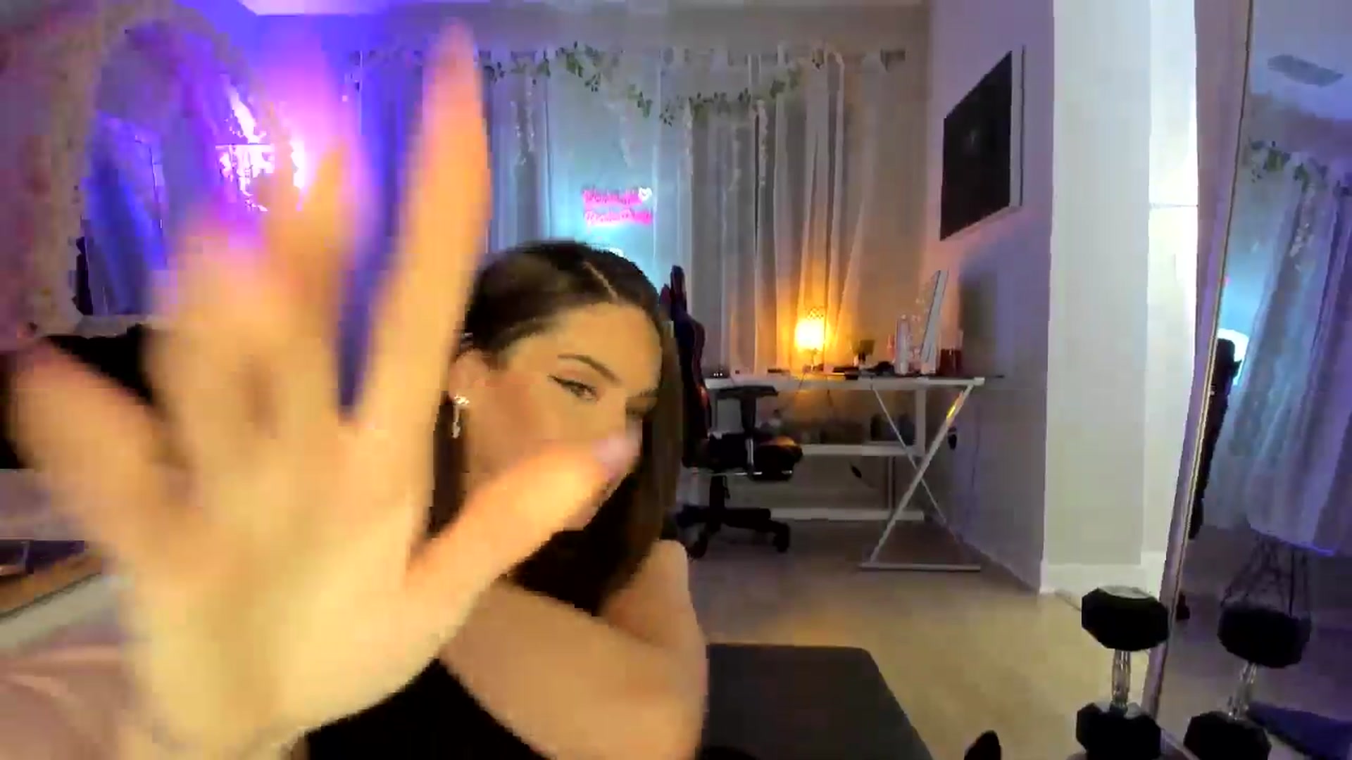Gallery image thumbnail from BrinaNellie_'s myfreecams stream on, 12/20/2024, 06:19 image 9 of 20