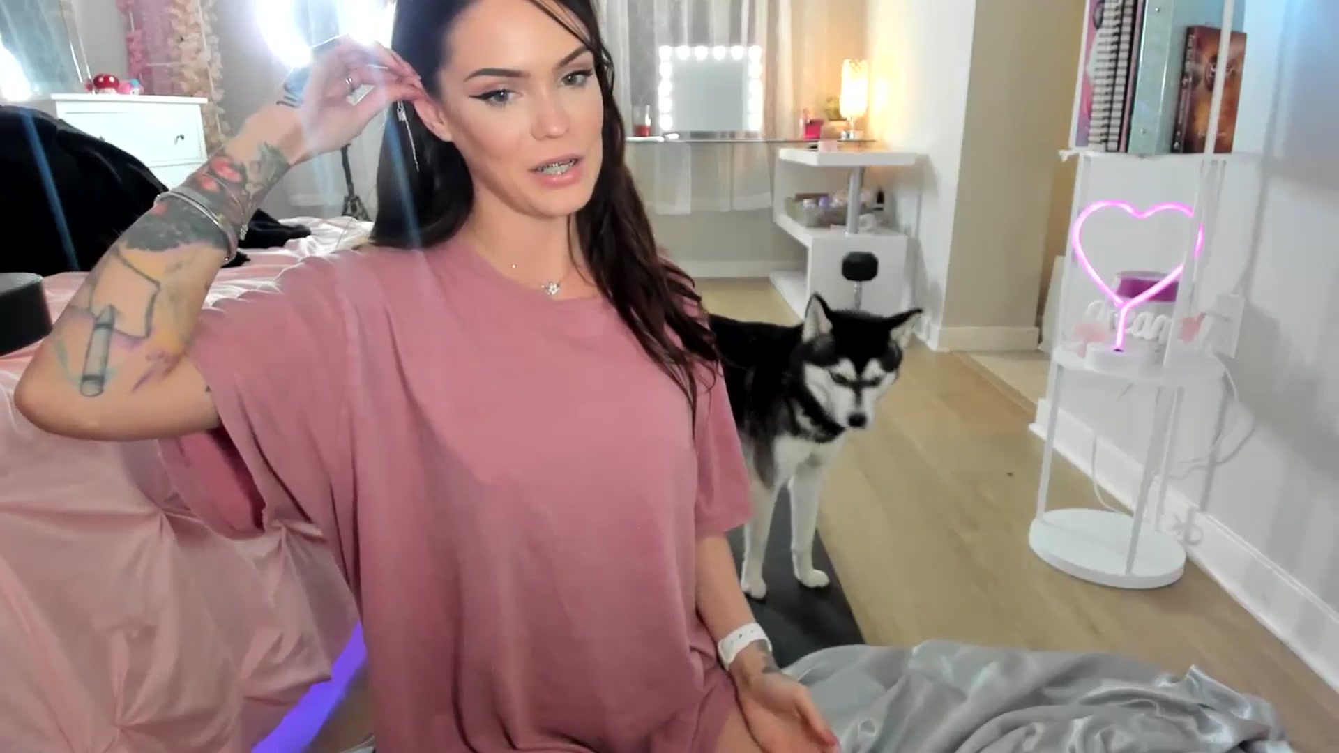 Gallery image thumbnail from BrinaNellie_'s myfreecams stream on, 12/23/2024, 03:55 image 10 of 20