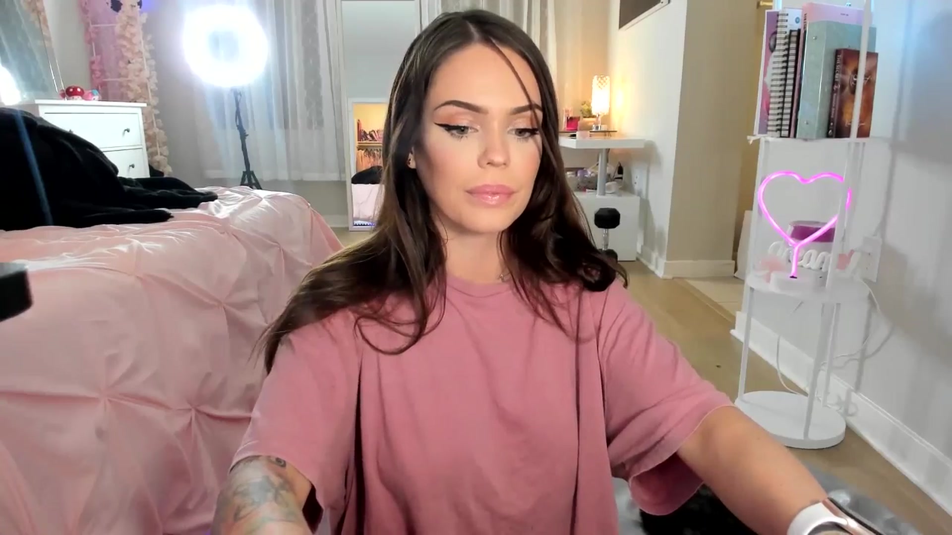 Gallery image thumbnail from BrinaNellie_'s myfreecams stream on, 12/23/2024, 03:55 image 4 of 20