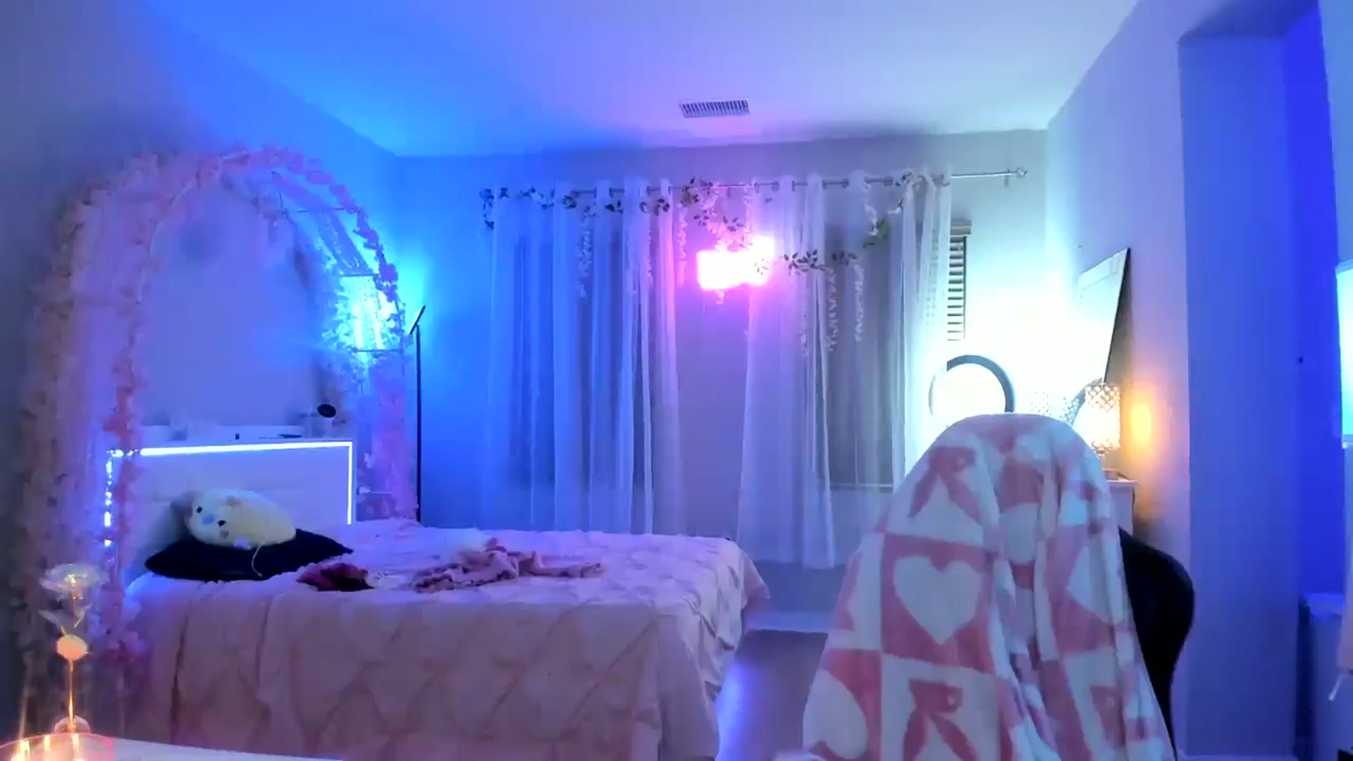 Gallery image thumbnail from BrinaNellie_'s myfreecams stream on, 01/19/2025, 10:48 image 20 of 20