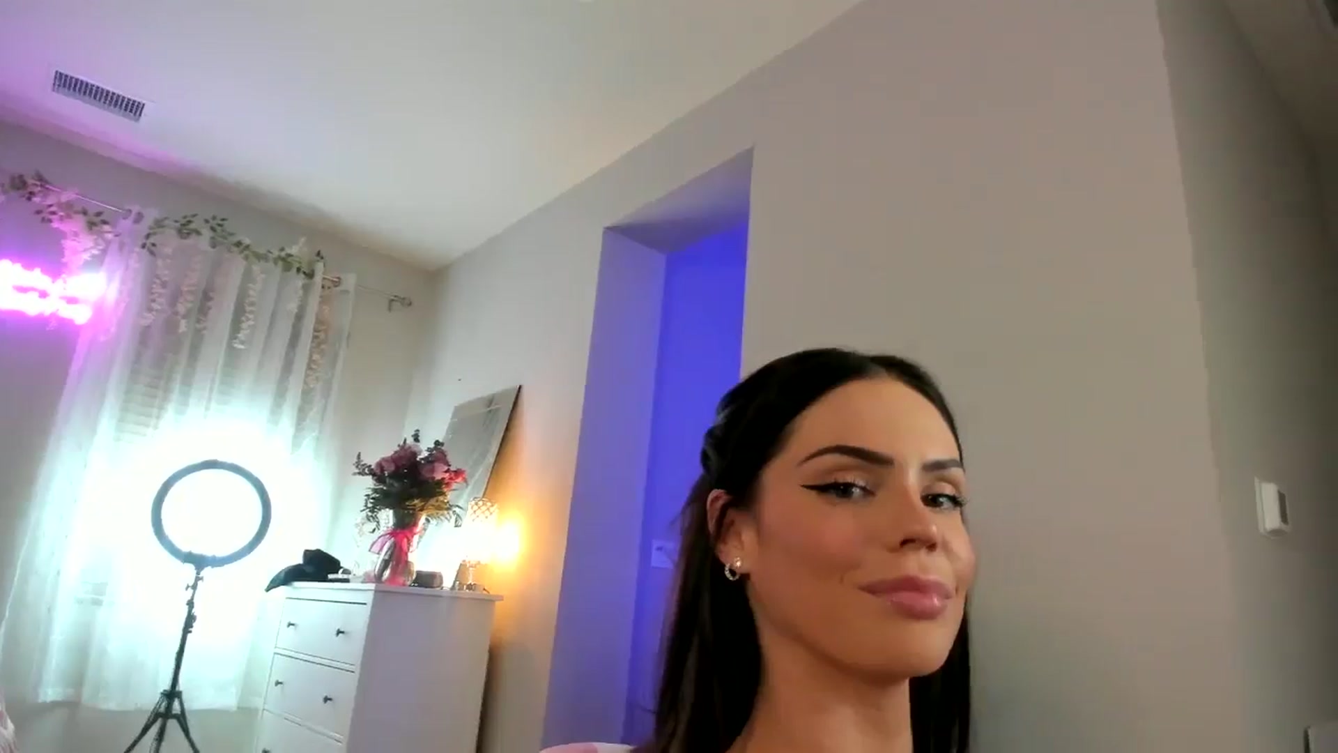 Gallery image thumbnail from BrinaNellie_'s myfreecams stream on, 02/01/2025, 08:06 image 13 of 20