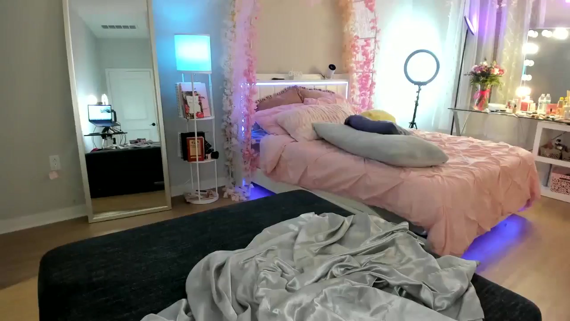 Gallery image thumbnail from BrinaNellie_'s myfreecams stream on, 02/04/2025, 05:22 image 8 of 20