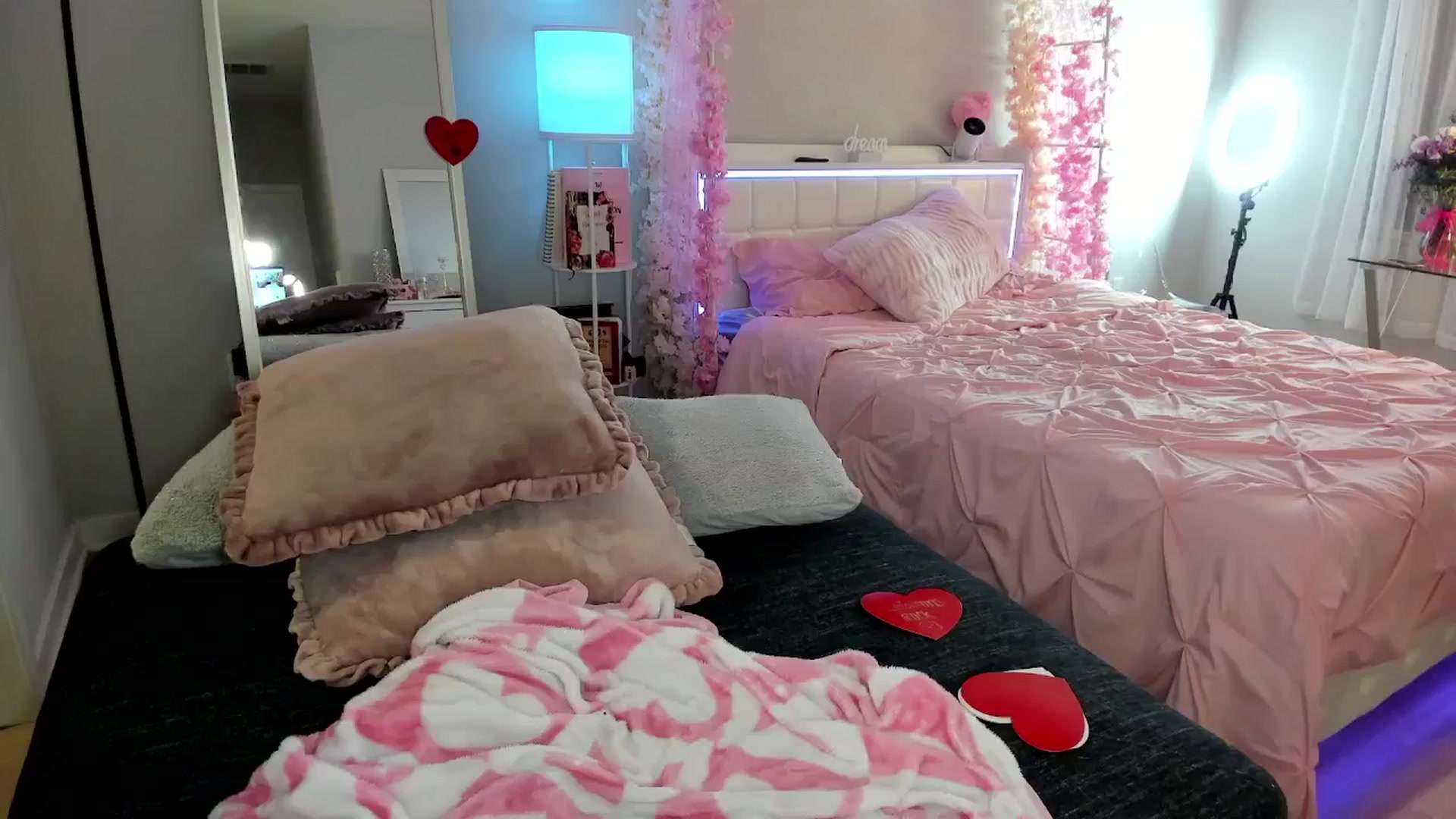 Gallery image thumbnail from BrinaNellie_'s myfreecams stream on, 02/07/2025, 09:02 image 6 of 20